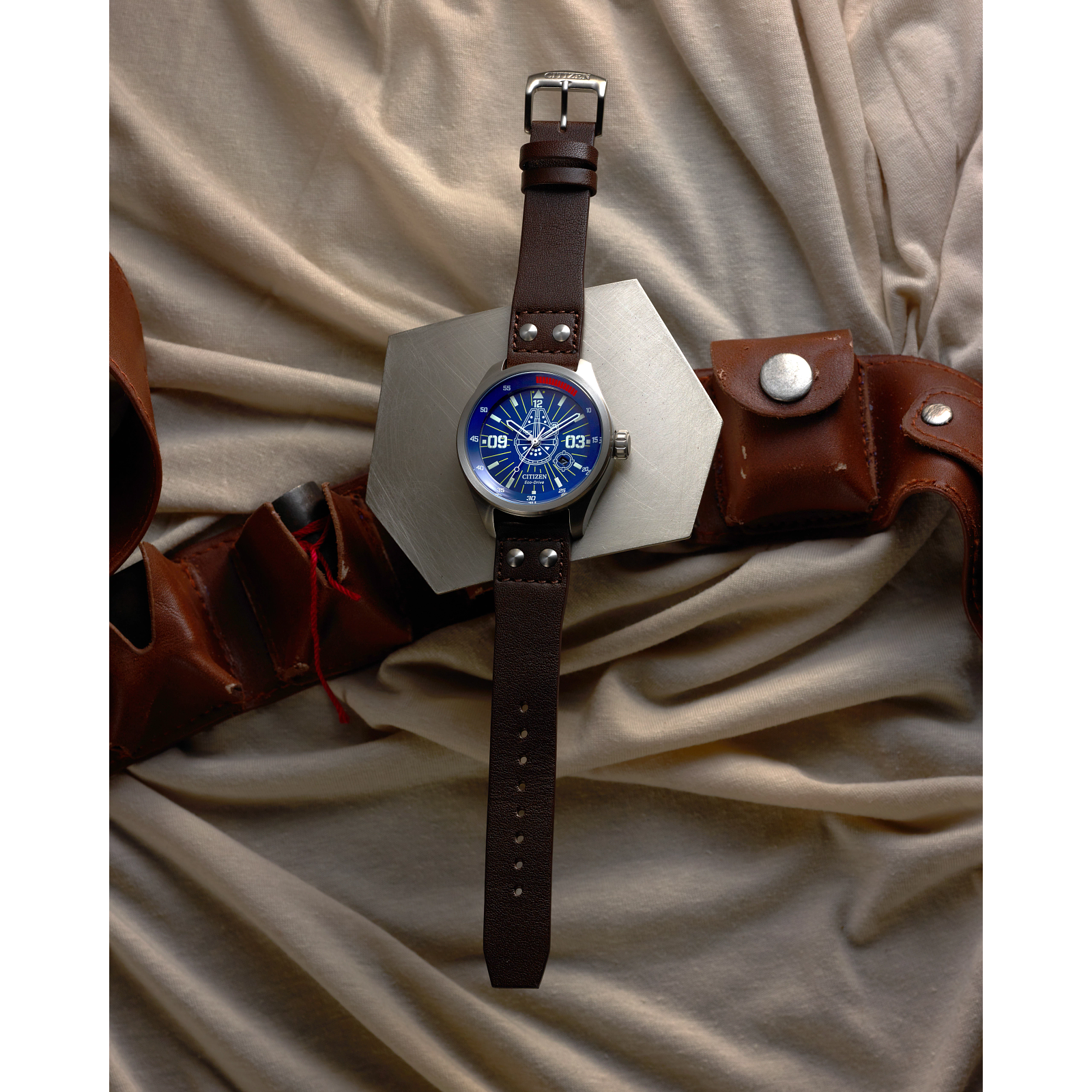 Reloj Citizen Han Solo Dial azul con el millennium falcon edición especial Star Wars para caballero con Eco-Drive AW5009-03W | Elegancia Relojeria