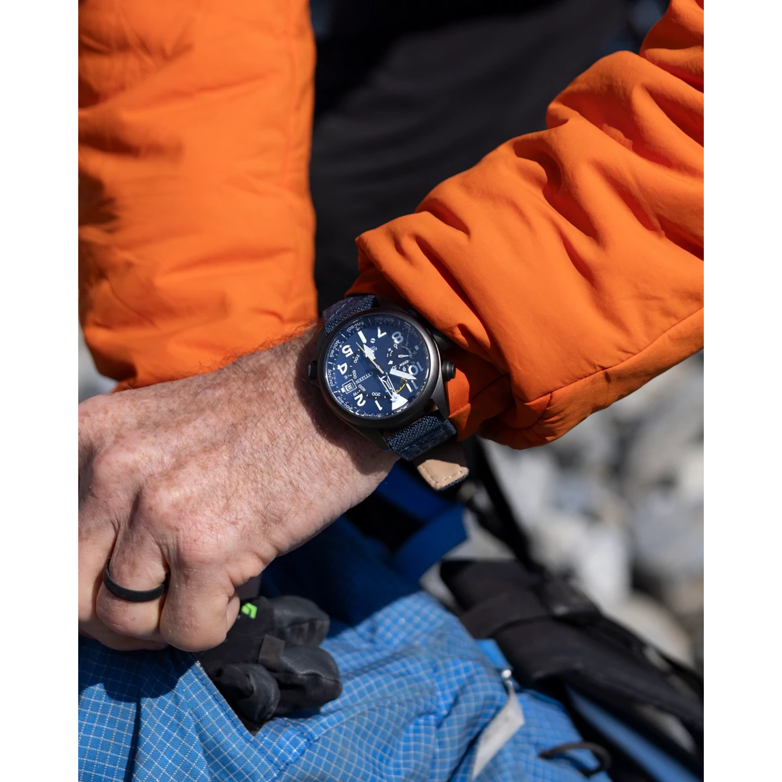 Reloj Citizen Promaster Altichron edición con altimetro y brujula, cristal de zafiro y Eco-Drive  BN4065-07L | Elegancia relojería