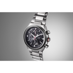 Reloj Citizen Attesa Super titanio con cronógrafo y dial negro detalles en rojo para caballero CA0836-68E | Elegancia Relojeria