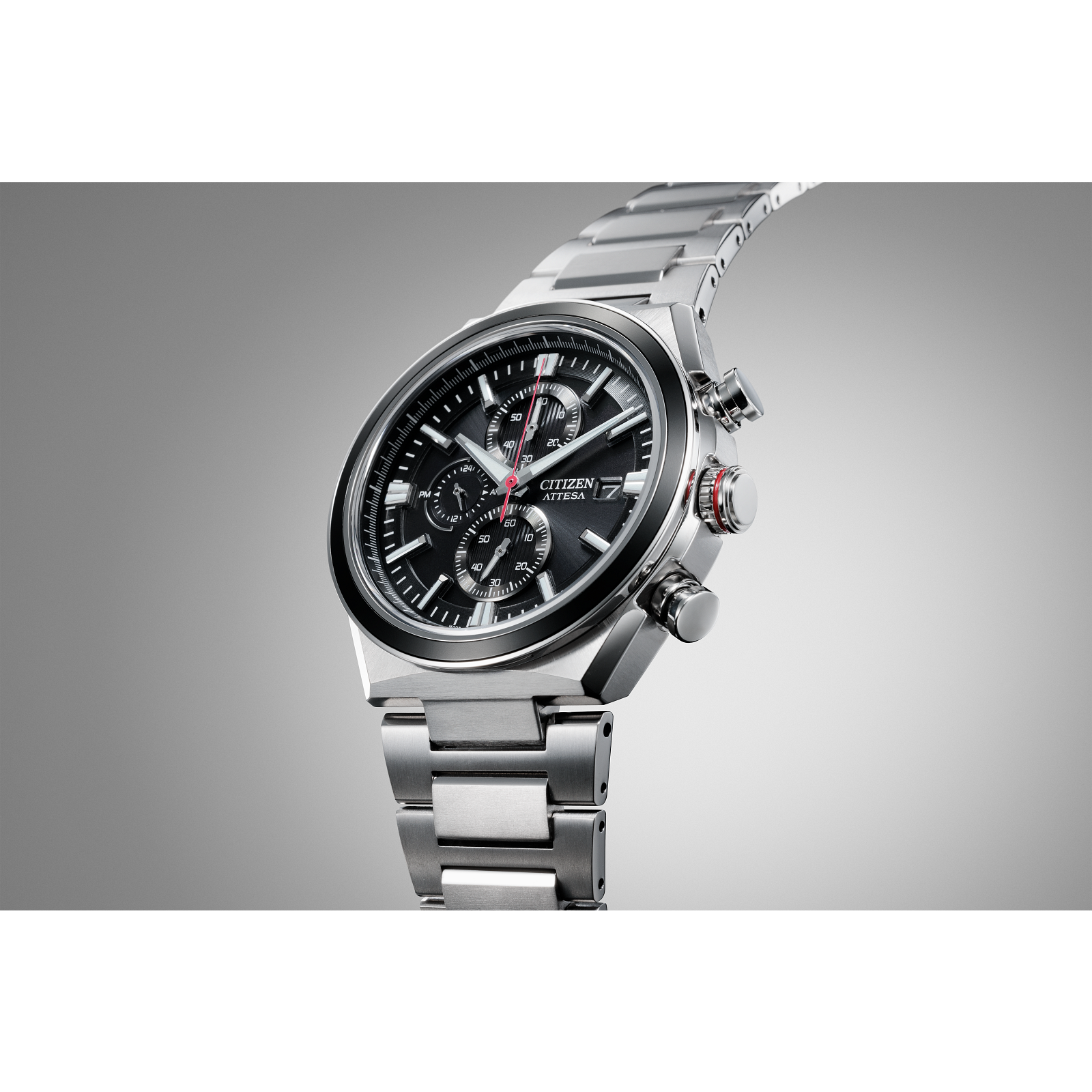 Reloj Citizen Attesa Super titanio con cronógrafo y dial negro detalles en rojo para caballero CA0836-68E | Elegancia Relojeria