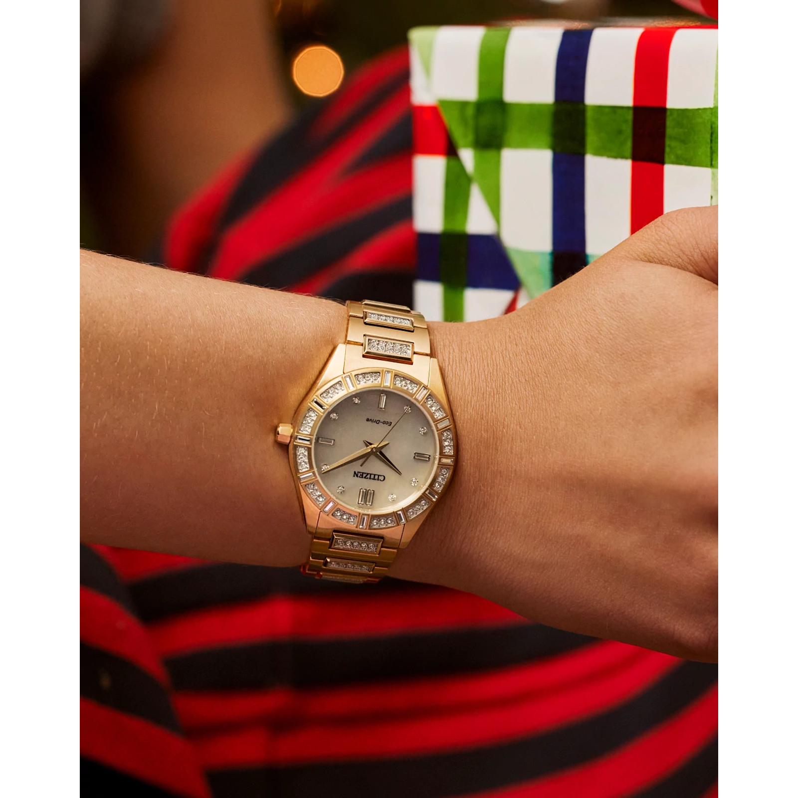 Reloj Citizen para dama edición con diamantes.