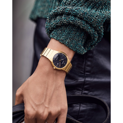 Reloj Citizen Axiom Dorado con dial negro para Dama Eco-Drive de acero inoxidable caja de 32 MM | Elegancia Relojeria