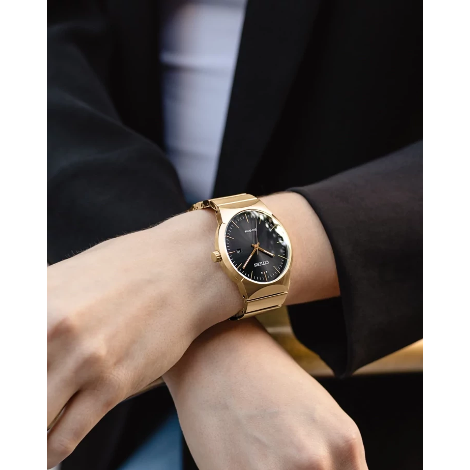 Reloj Citizen Axiom Dorado con dial negro para Dama Eco-Drive de acero inoxidable caja de 32 MM | Elegancia Relojeria
